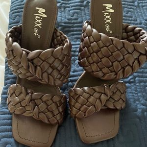 Brown Chunky Heel size 9